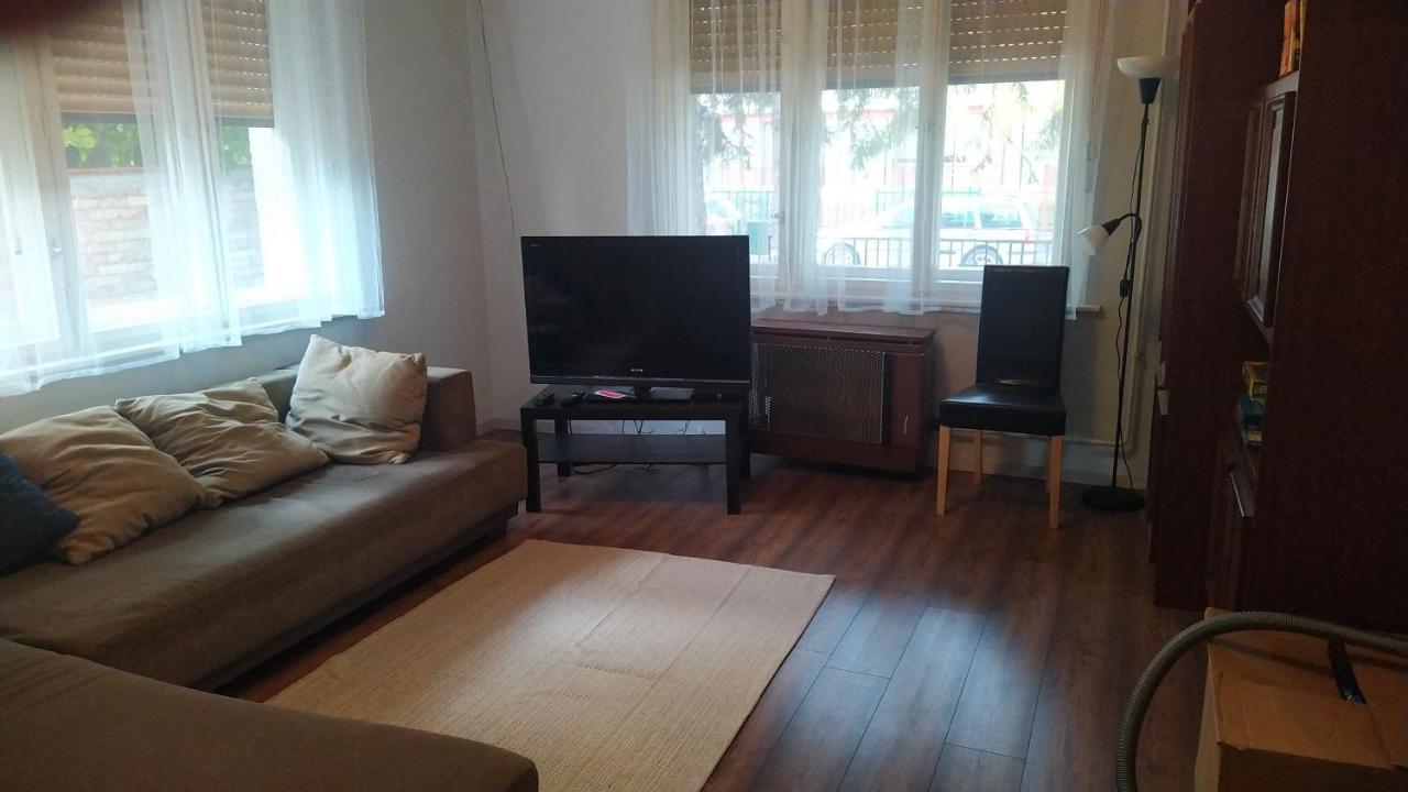 Tulipan Vendeghaz Apartment Siofok Ngoại thất bức ảnh