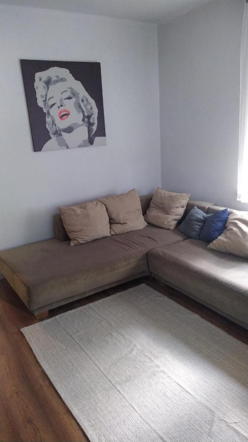 Tulipan Vendeghaz Apartment Siofok Ngoại thất bức ảnh