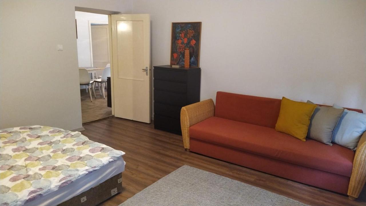 Tulipan Vendeghaz Apartment Siofok Ngoại thất bức ảnh
